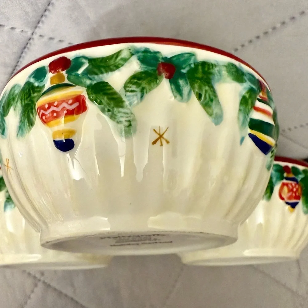 Pfaltzgraff Holiday Garland Triple Section Server